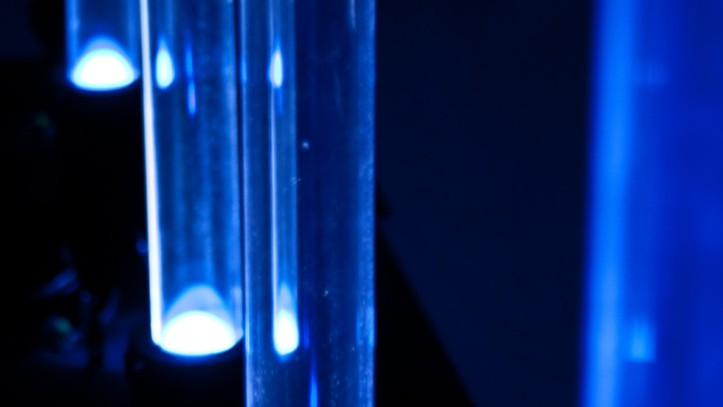 Pentavlos is a kinetic light and sound sculpture. Five white balls are oscillating inside acrylic tubes using the thrust of small propellers at the bottom of each system.